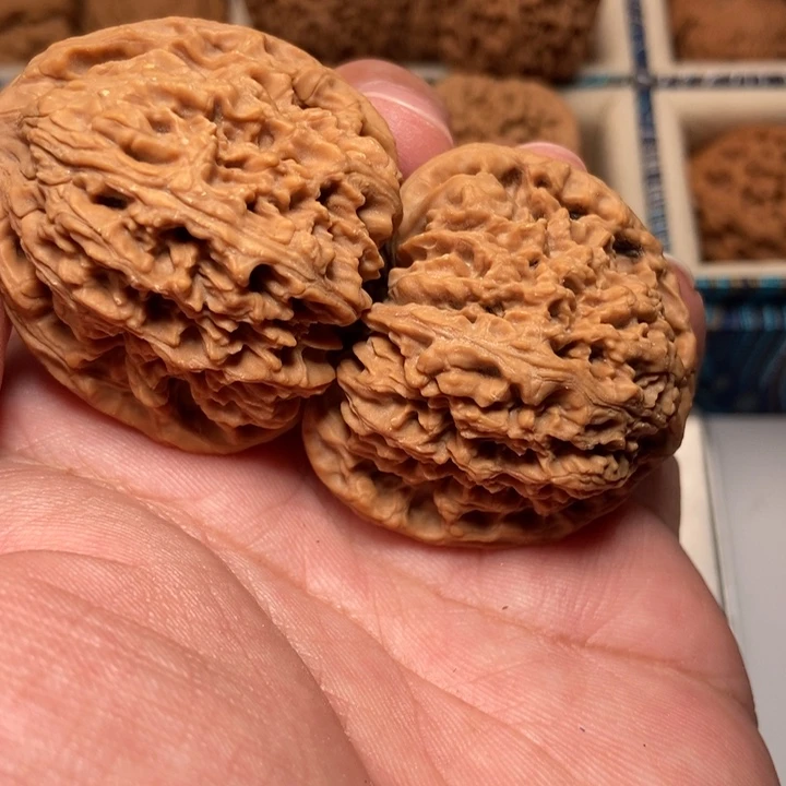 文玩核桃把件简*南疆石