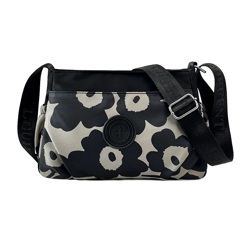 新款单肩包多口袋款女包复古斜挎包户外邮差包港风中老水墨风老花