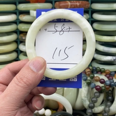 未镶嵌蛇纹石玉手镯