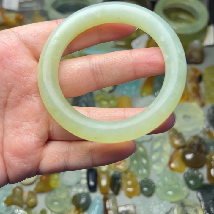 蛇纹石玉未镶嵌微瑕