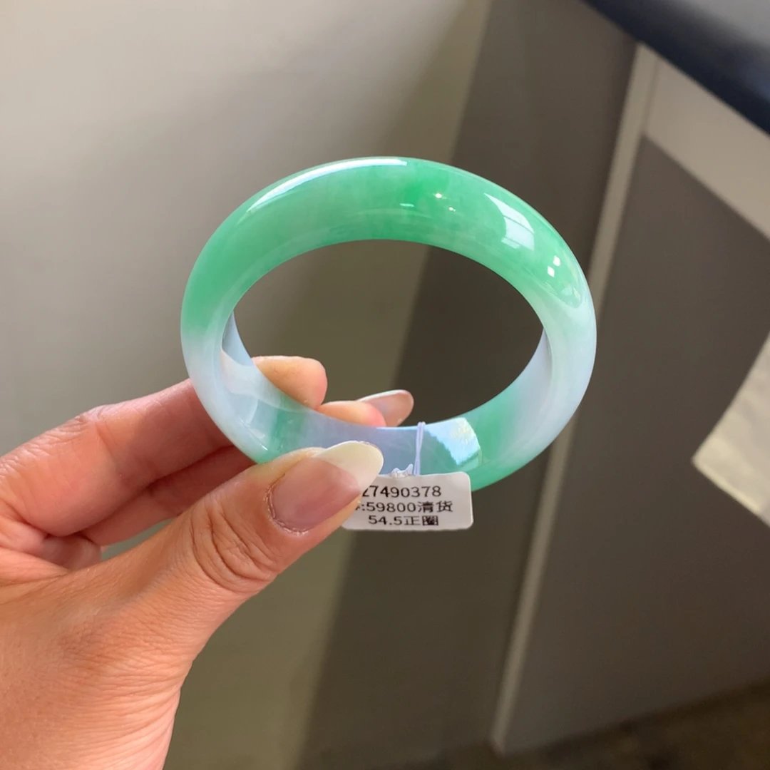 翡翠手镯未镶嵌白冰飘甜阳绿54.5宽轮胎正圈