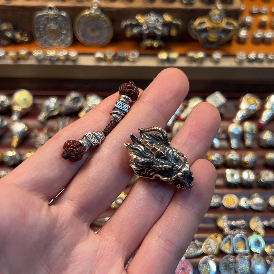 足银搭配示范白色