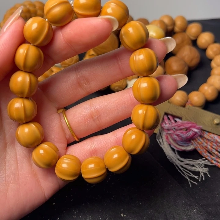 猴头核桃手串鲨鱼背