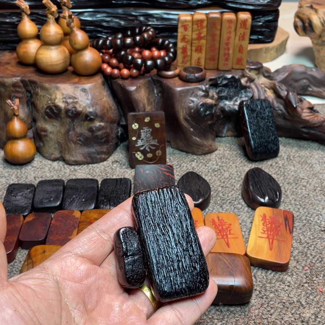 绒质米**妮牌子吊坠两块