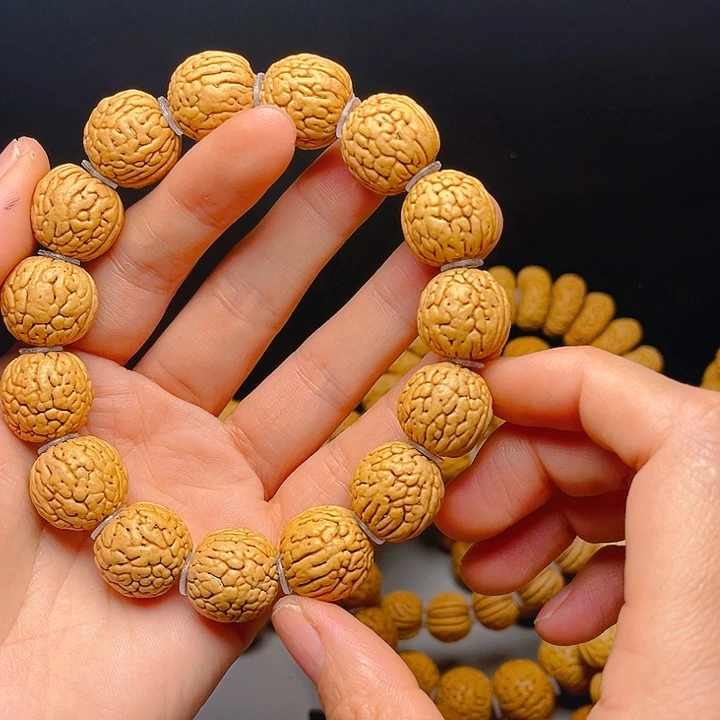 积***人吊坠桃核桃核手串