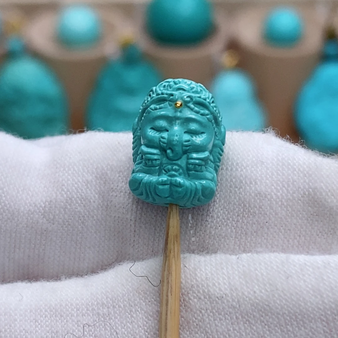 绿松石未镶嵌珠宝奇石