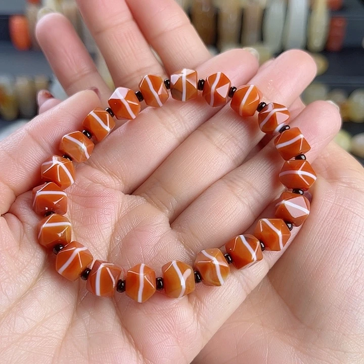 玛瑙手饰未镶嵌一**海手串