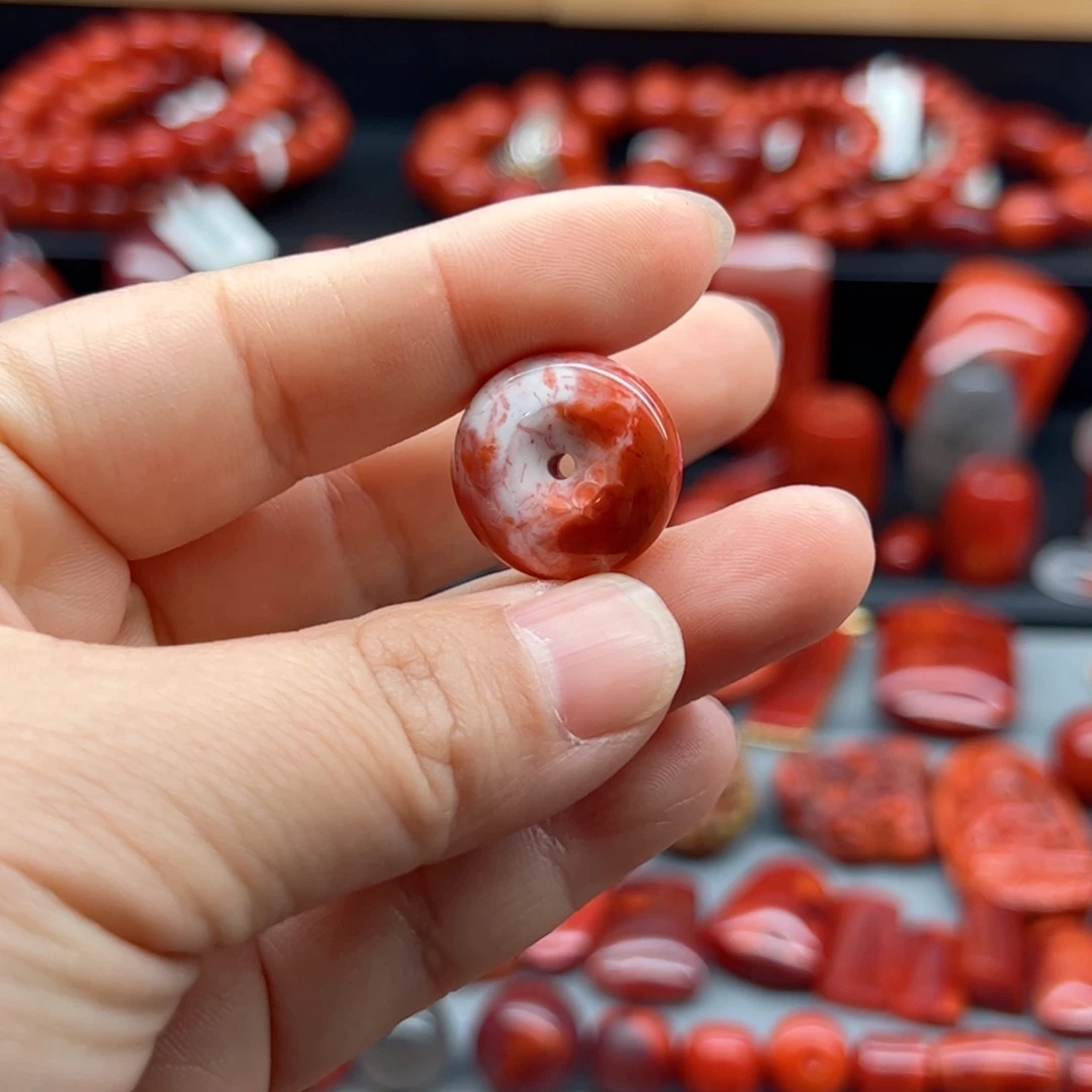 南红玛瑙配饰未镶嵌