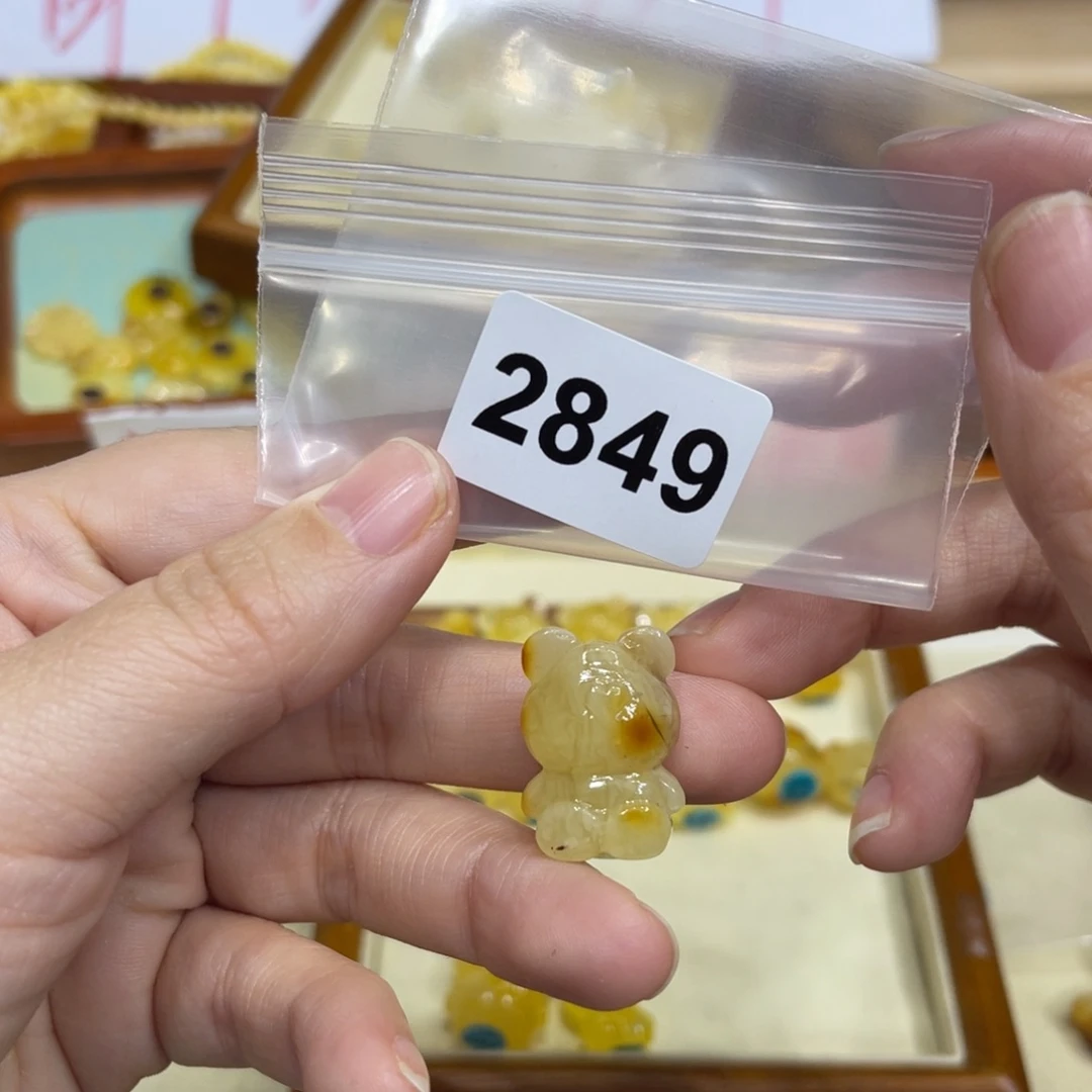 琥珀珠宝奇石未镶嵌