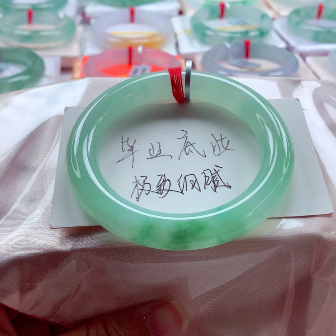 翡翠手镯（圆镯）未镶嵌55甜绿飘绿花胖圆毕业底妆A