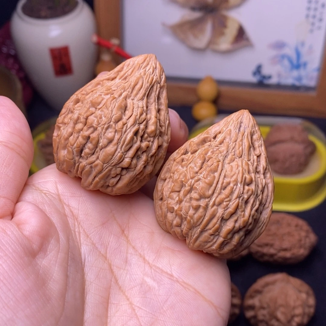 ****…文玩核桃把件37坐佛