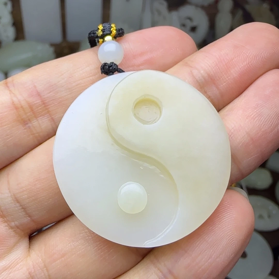 和田玉未镶嵌挂件太极