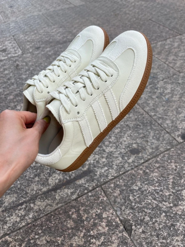 实体鞋店植鞣羊皮经典三条杠德训鞋9089