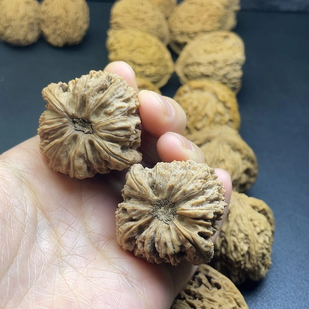 无***刚吊坠文玩核桃南疆石