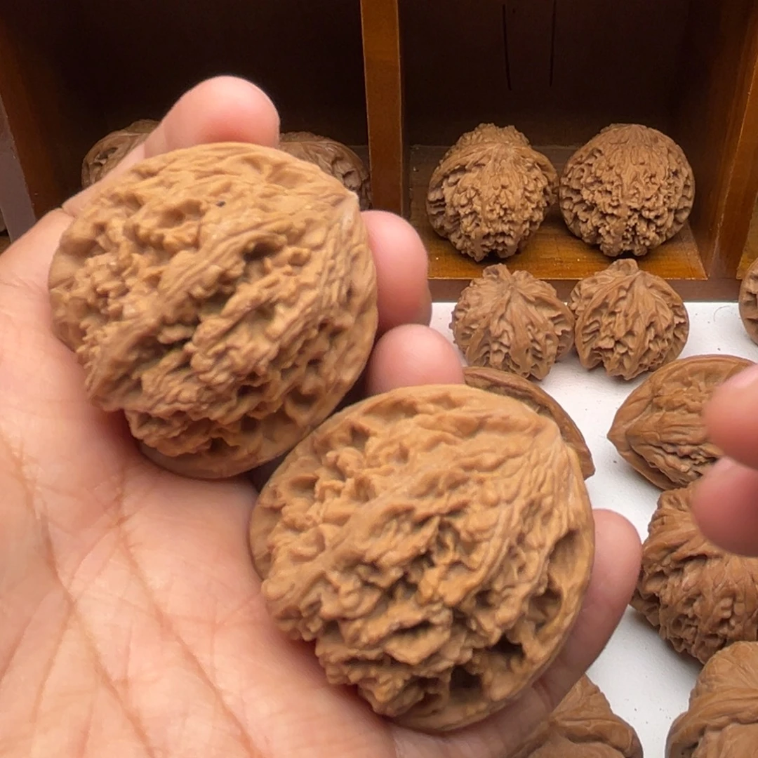 吊坠文玩核桃44野生有黄尖