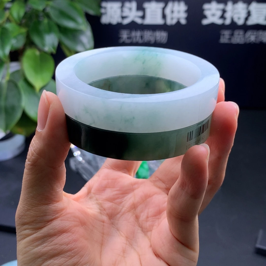 定制翡翠手镯未镶嵌是****呀