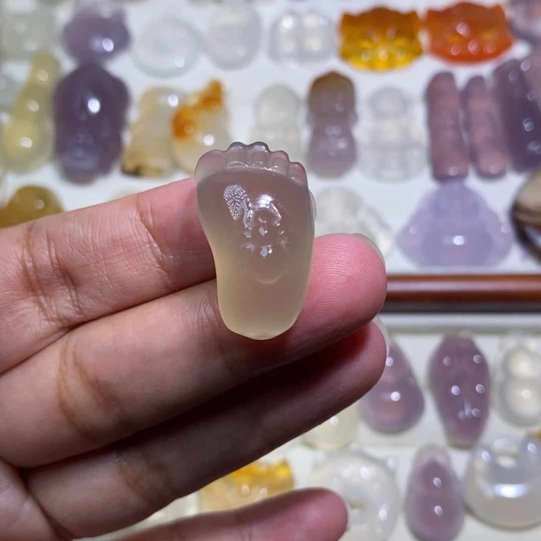 玛瑙/玉髓合金颈饰知足常乐