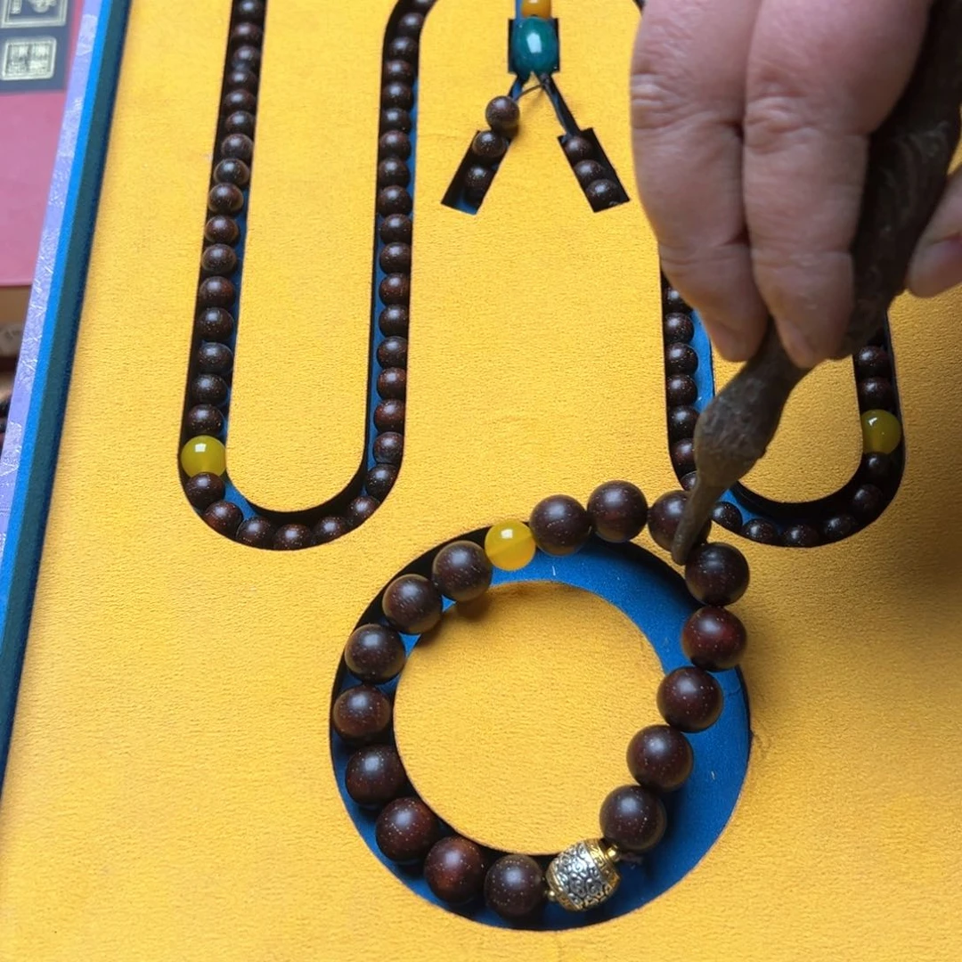 大叶紫檀（黑酸枝木类）