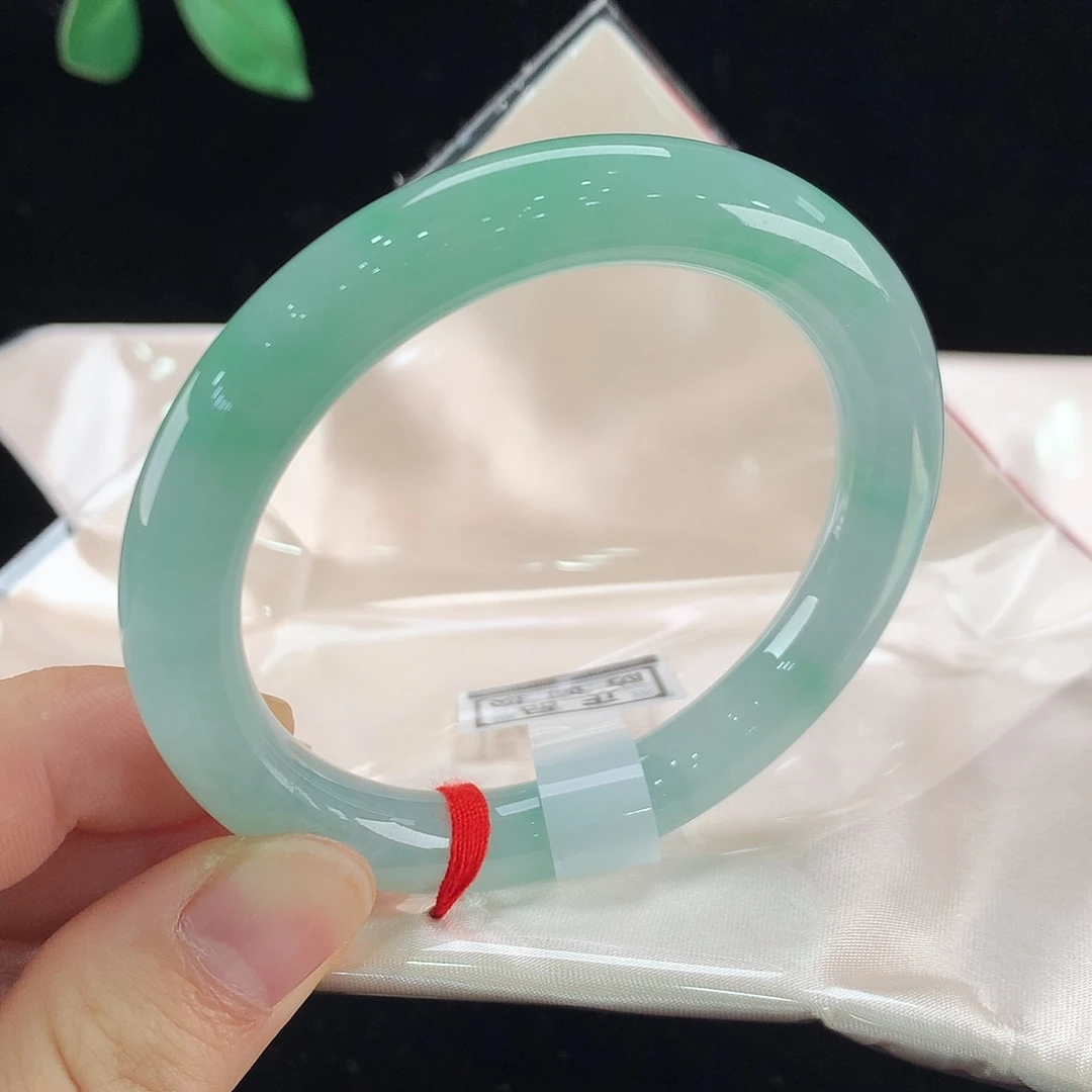 翡翠未镶嵌手镯0427