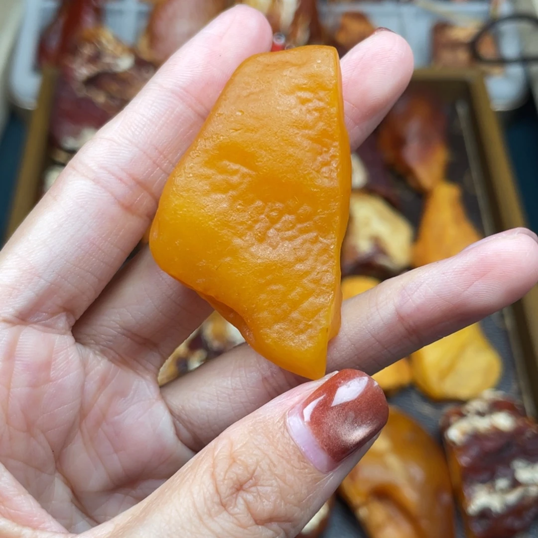 琥珀未镶嵌珠宝奇石