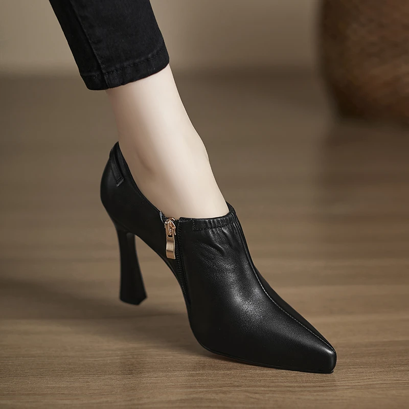 萱妮丝漫10CM尖头深口单鞋女2025春季新款细跟防水台黑色高跟鞋女