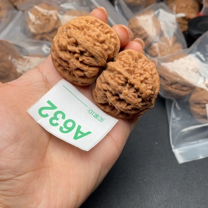 文玩核桃吊坠核桃