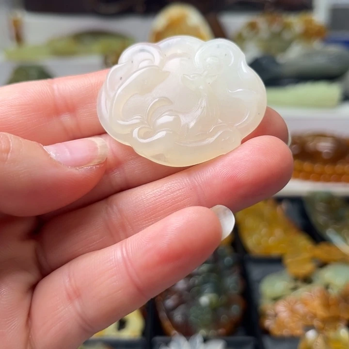 蛇纹石玉未镶嵌挂件