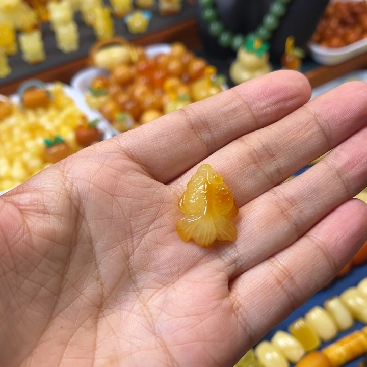 琥珀未镶嵌裸石卡23小金鱼