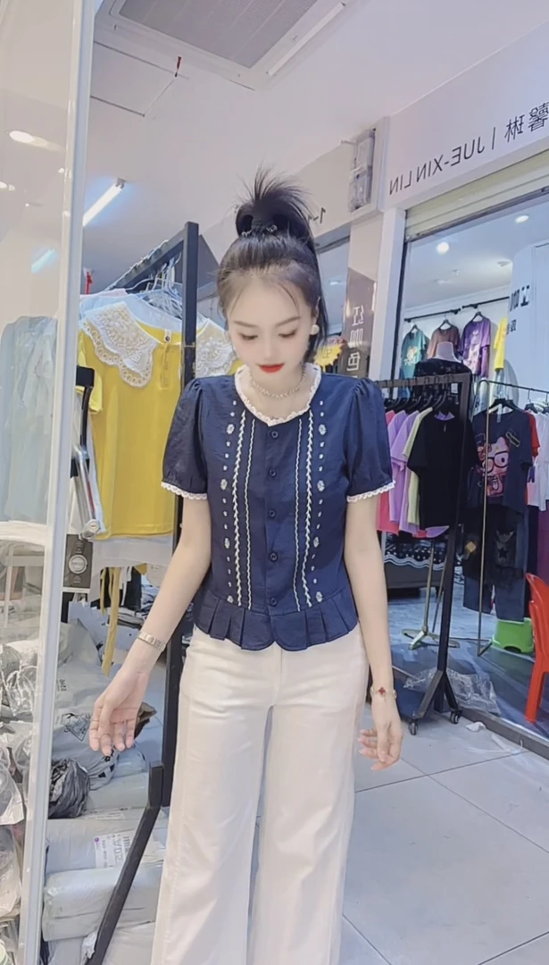 【小玉】新款重工刺绣遮肚显瘦设计感气质圆领减龄百搭衬衫