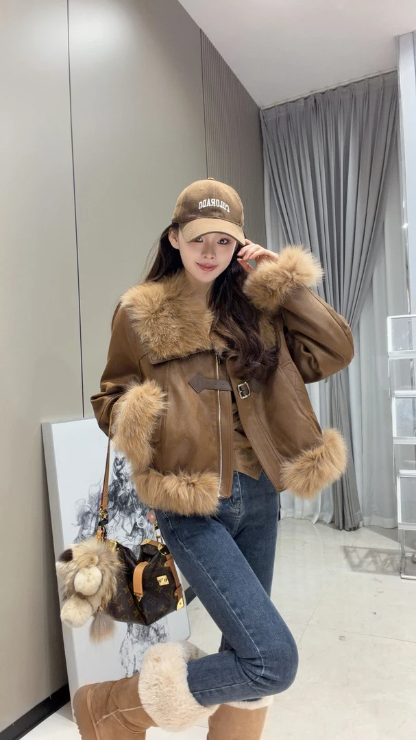 KL/蔻吕-724-莎莎精选（酷莎女主）狐狸毛90鹅绒保暖百搭外套