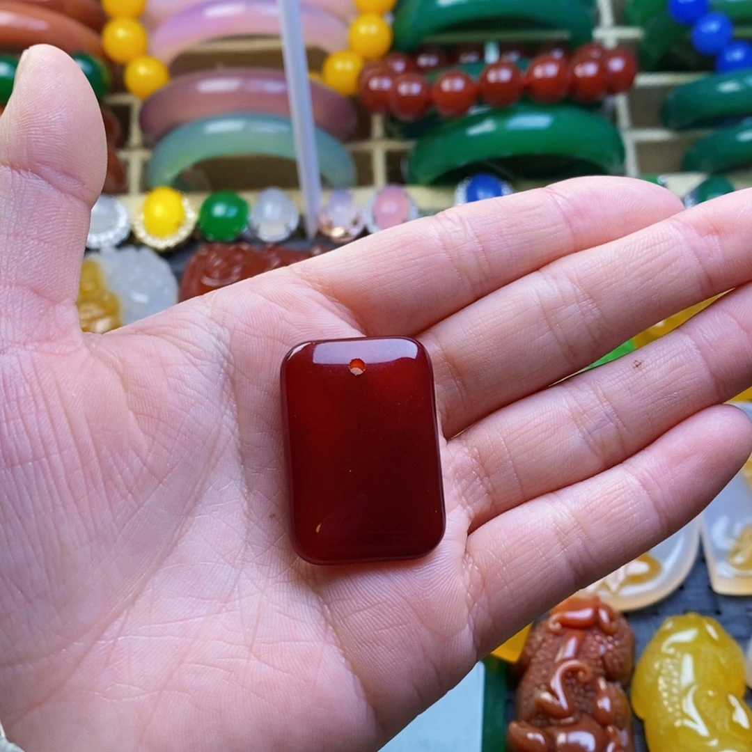 可***求玛瑙/玉髓未镶嵌颈饰