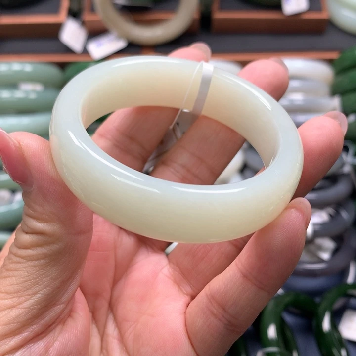 【闪购商品】未镶嵌手镯和田玉3