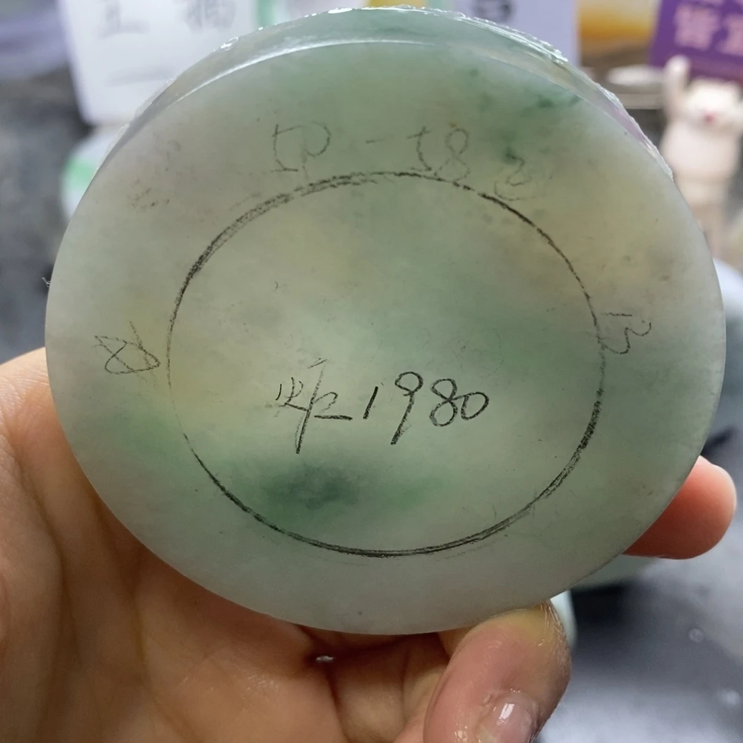 定制翡翠未镶嵌翡翠手镯