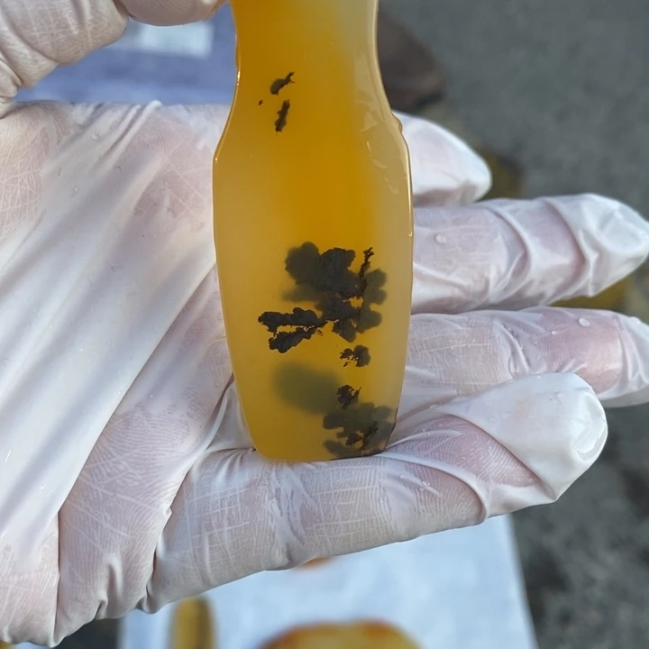 石英质玉（黄龙玉）未镶嵌挂件