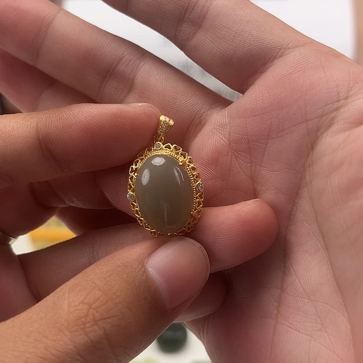 颈饰未镶嵌和田玉蛋面吊坠