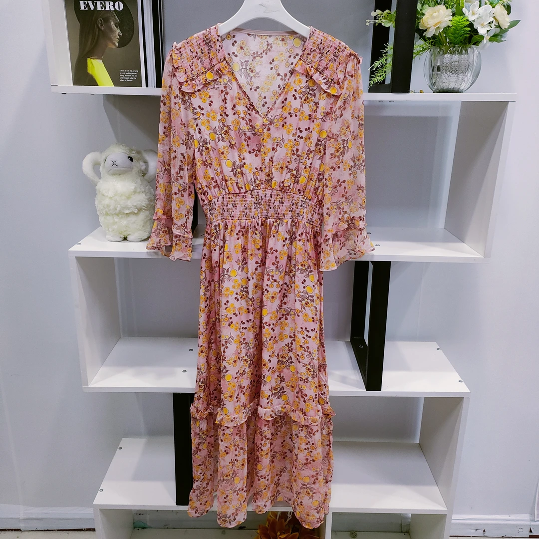 DA080【春夏新款】时尚V领粉色木耳边设计印花连衣裙