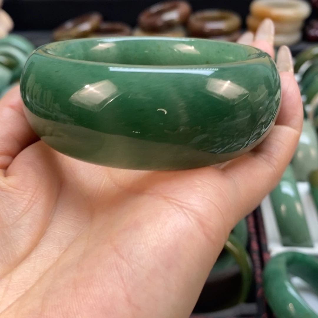 蜜***丁石英质玉未镶嵌手镯