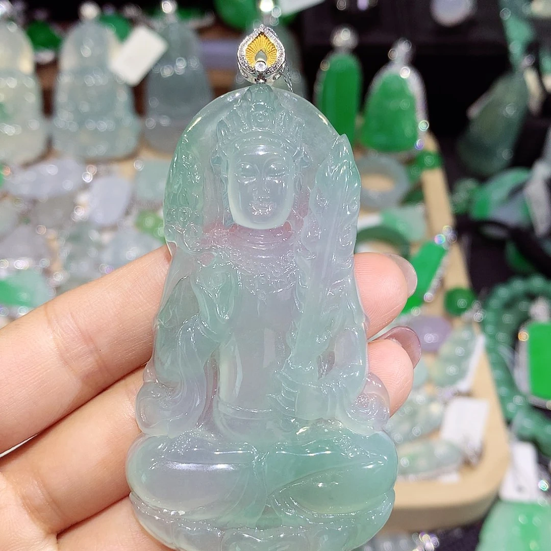颈饰18K金镶嵌翡翠虚空藏
