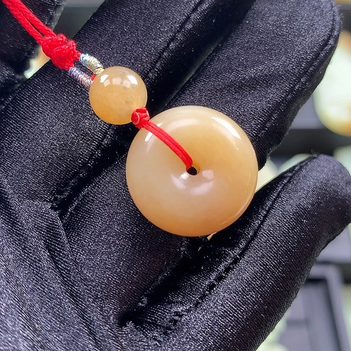 岫岩老玉（透闪石质玉）未镶嵌颈饰