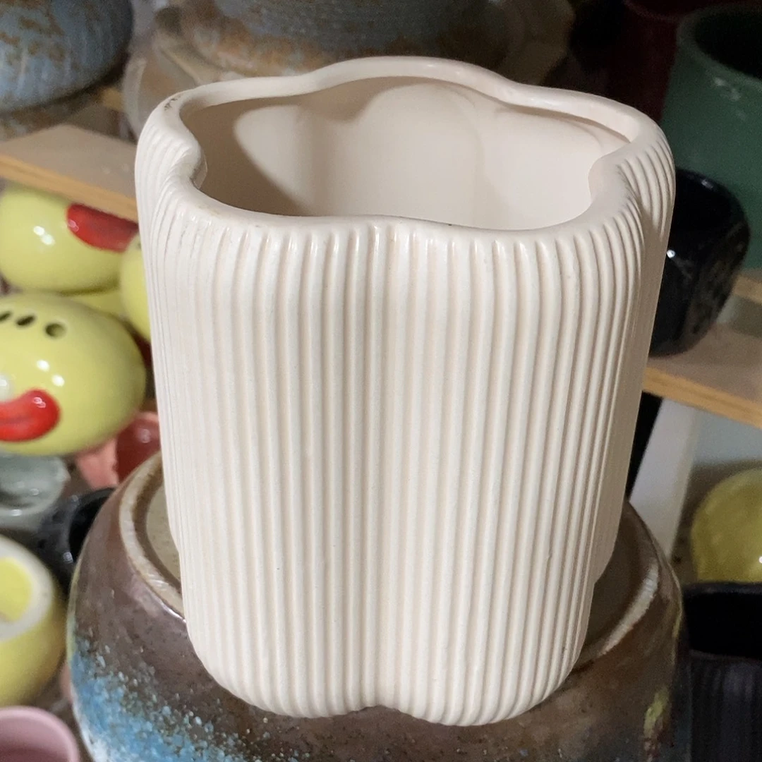 摆件陶盆有孔 瑕疵介意勿拍