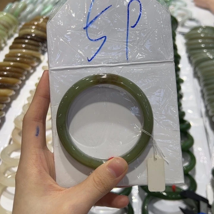 和田玉（糖玉）手镯未镶嵌