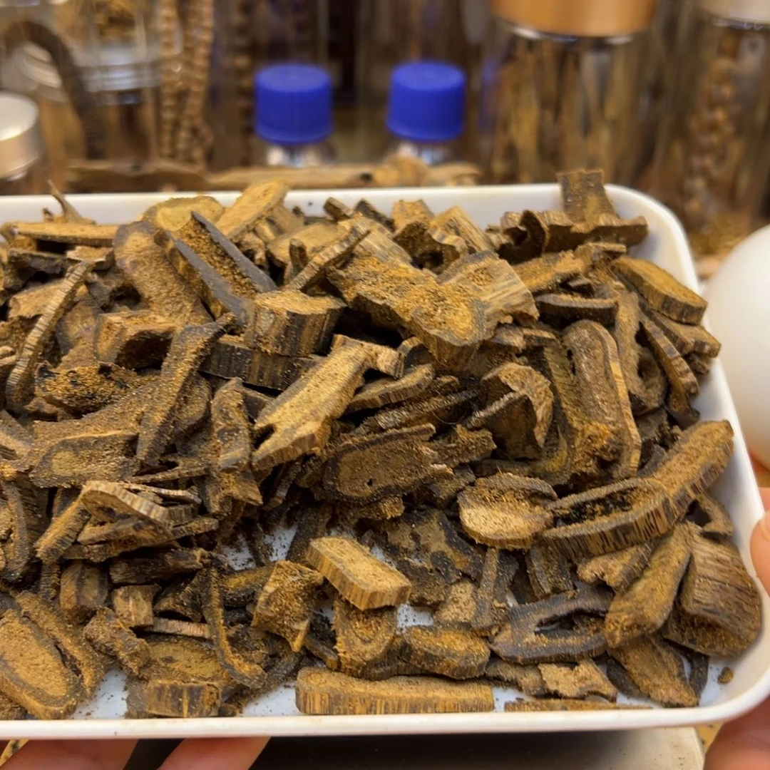 沉香沉香碎屑棋楠沉香莺歌绿车珠碎料100克