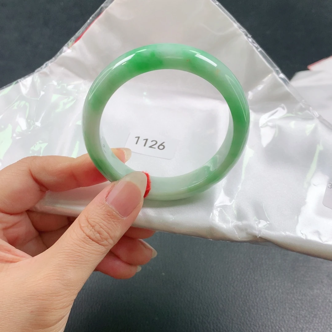 翡翠未镶嵌手镯03
