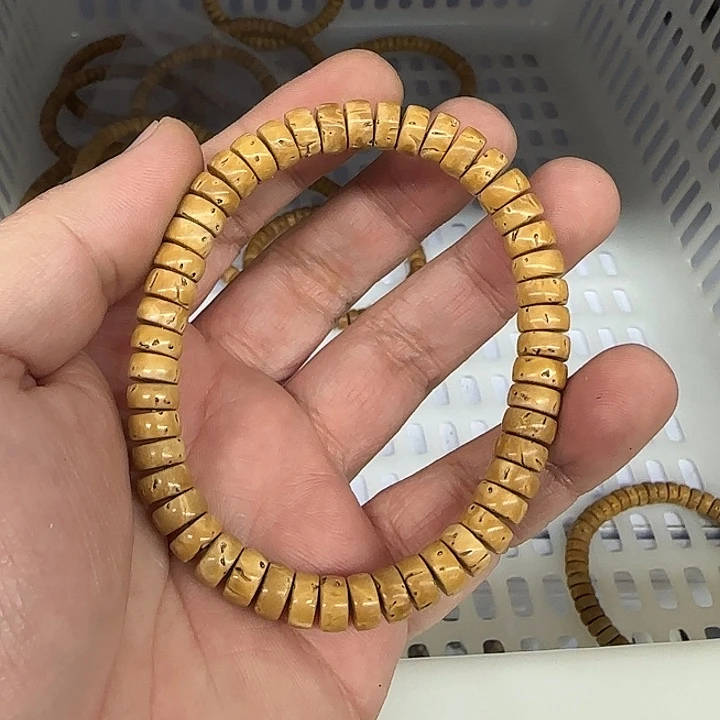 白玉菩提吊坠黄色527