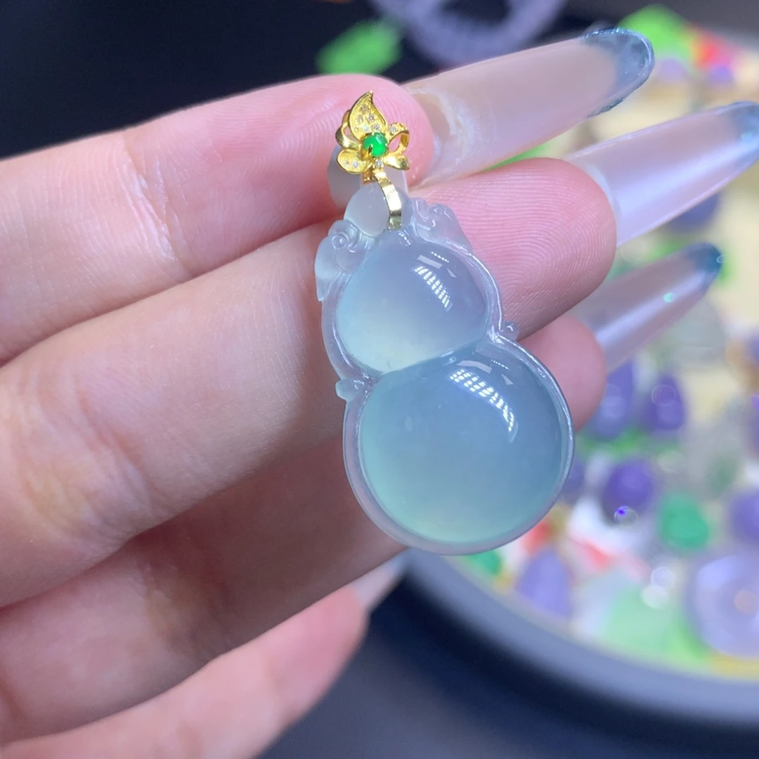颈饰18K金镶嵌翡翠天然