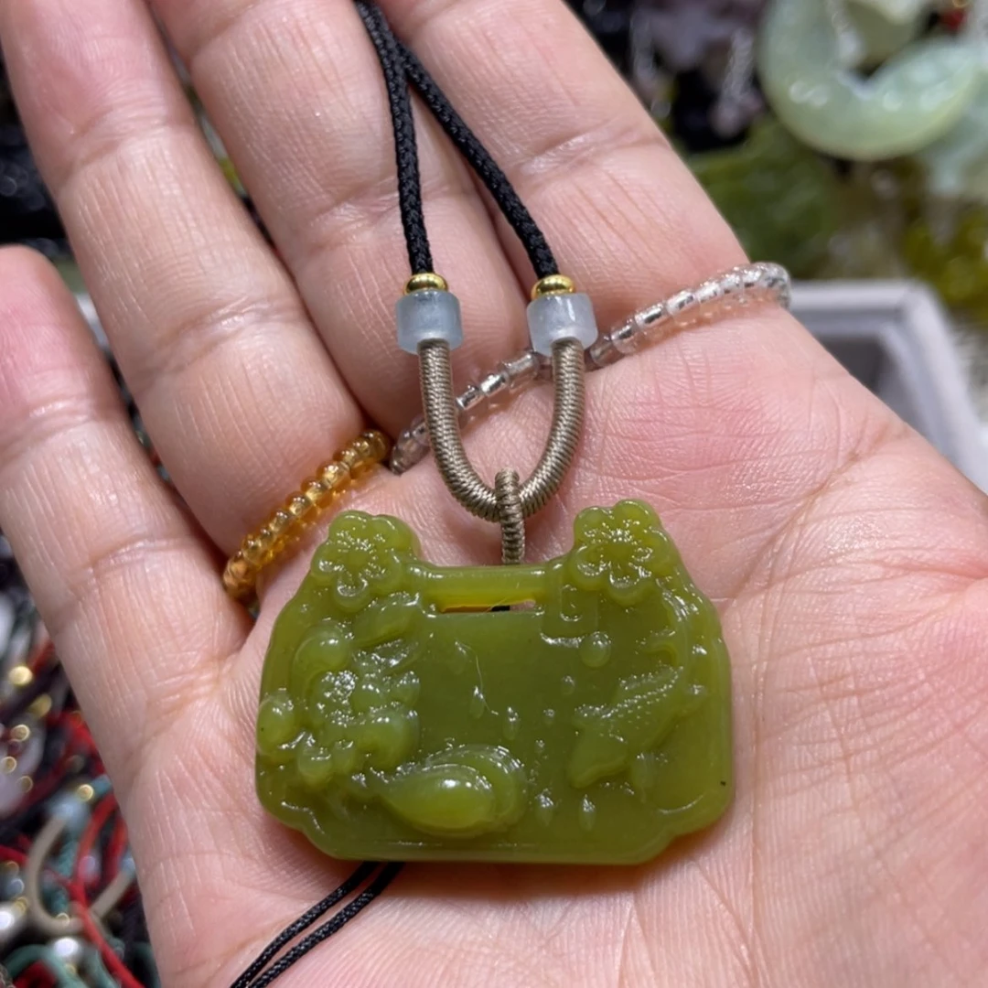 【闪购商品】蛇纹石玉颈饰未镶嵌38吊坠