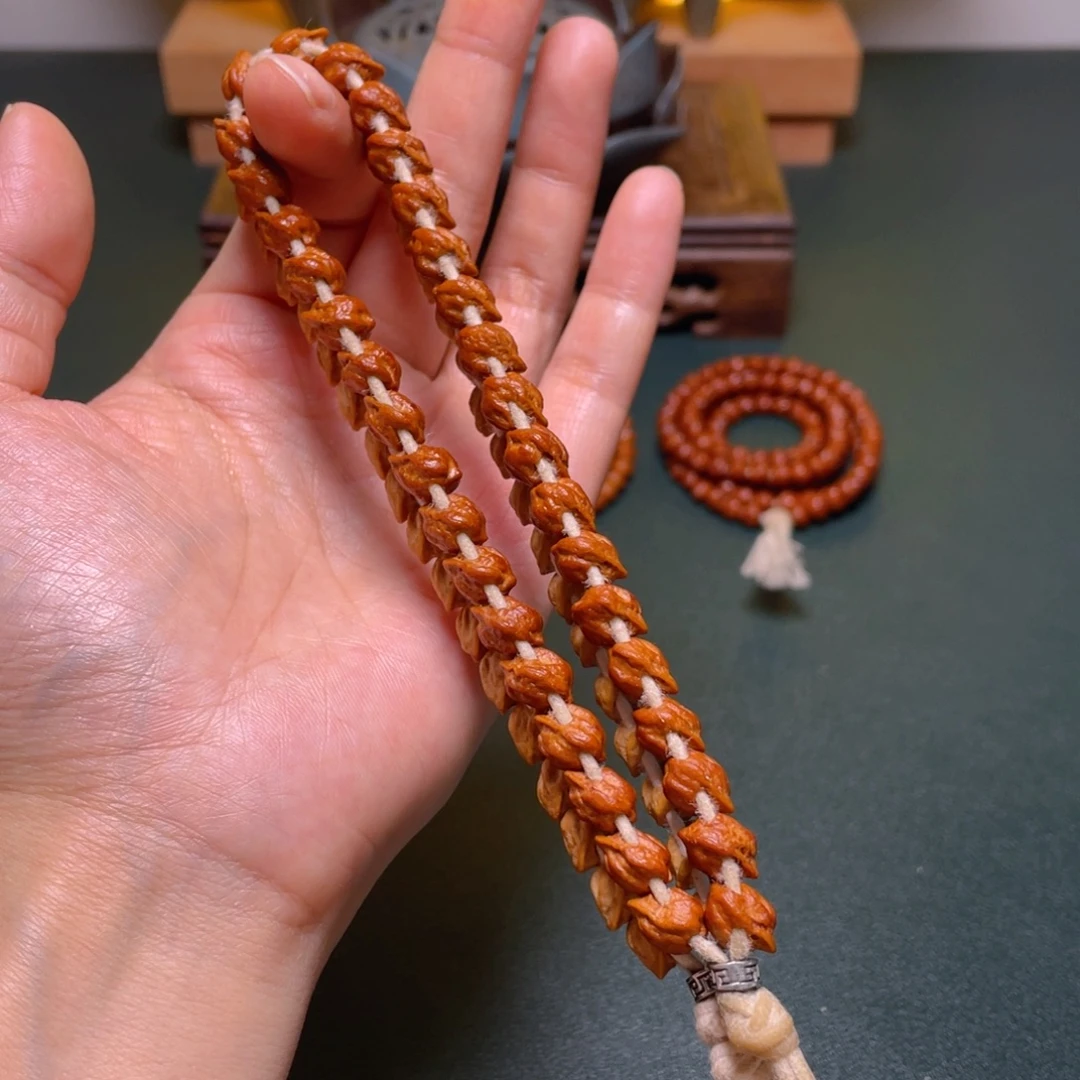 吊坠柏香籽/百香籽蛇骨手持