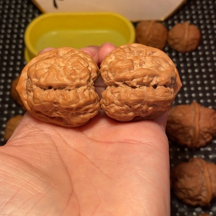 ****.文玩核桃把件一线天开背大腿蛙王