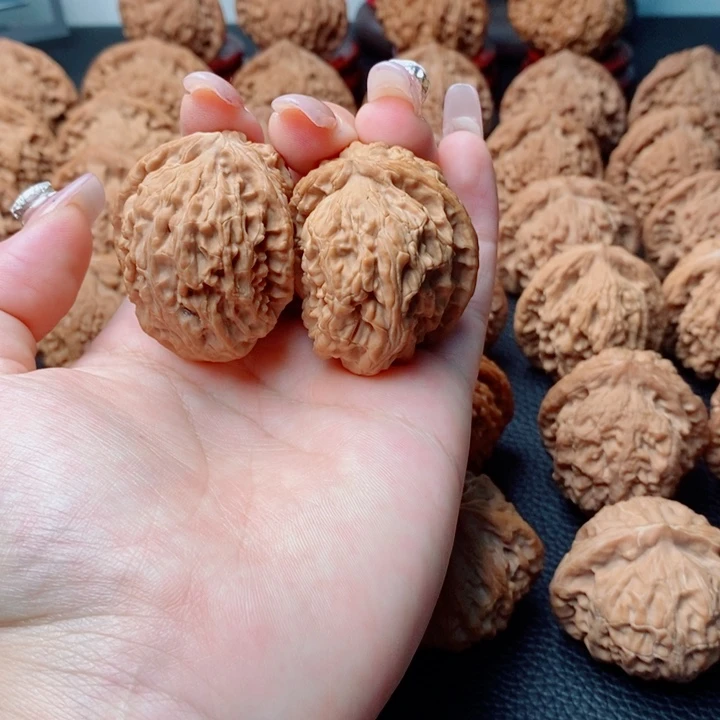 文玩核桃把件白狮子半壁36