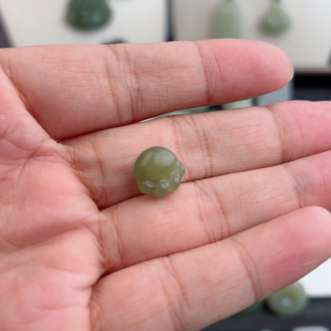 吊坠(赠链)未镶嵌和田玉666